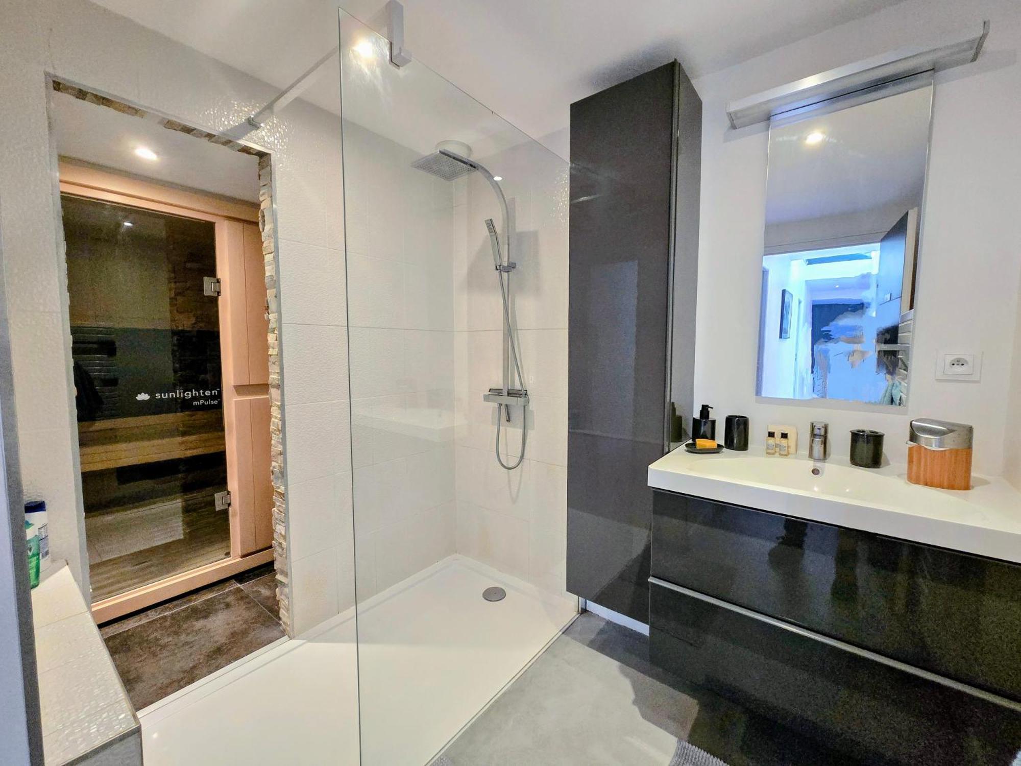 Rouen Centre Avec Sauna - Jacuzzi - Parking - 5 Etoiles Εξωτερικό φωτογραφία
